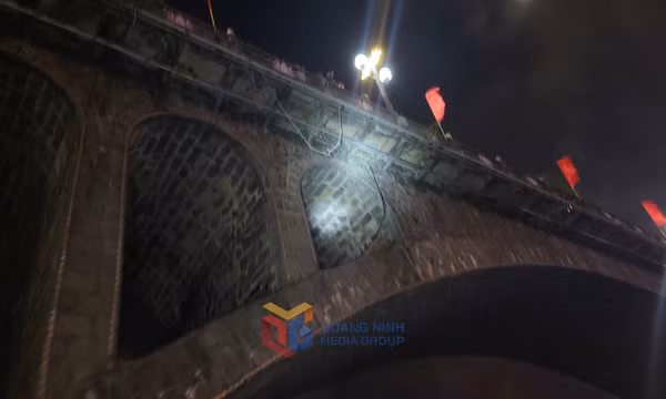 Móng Cái: Tạm dừng lưu thông các phương tiện xe ô tô qua cầu Ka Long