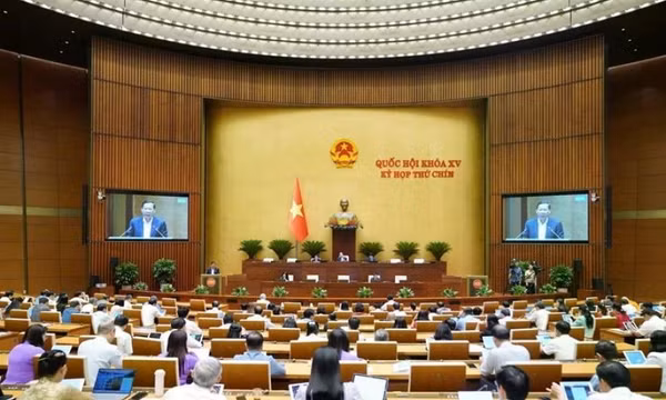 Đề xuất tăng thuế tiêu thụ đặc biệt với rượu, bia, thuốc lá từ năm 2027