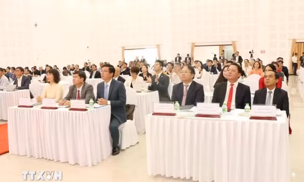 Việt Nam-Lào-Thái Lan tăng hợp tác về thương mại, đầu tư và du lịch