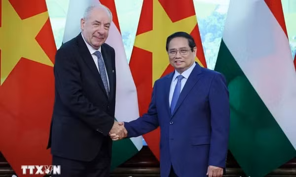Việt Nam ưu tiên hàng đầu tăng cường quan hệ với Hungary