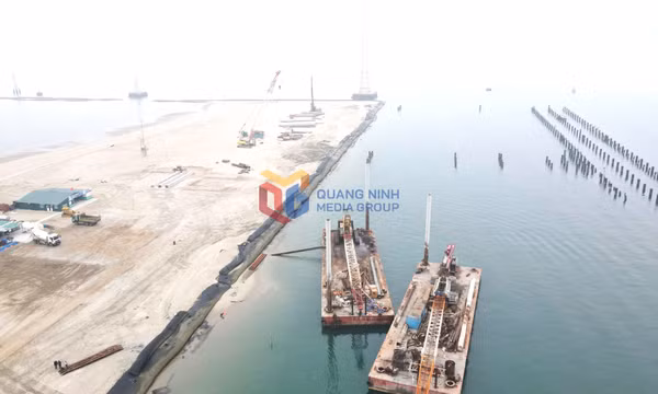 Đẩy nhanh tiến độ dự án Bến cảng tổng hợp Vạn Ninh