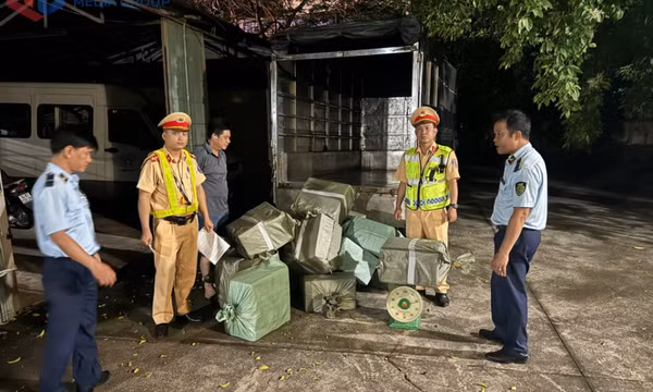 Tạm giữ 300 kg lòng lợn khô không rõ nguồn gốc