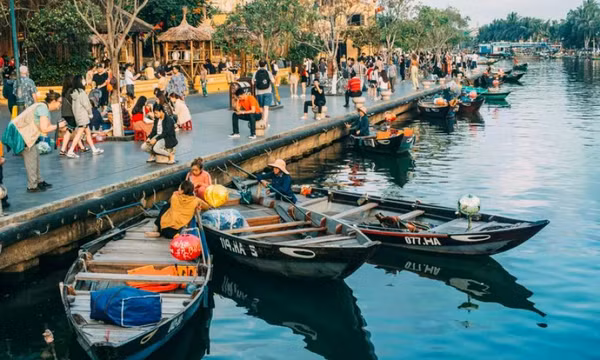 Vì sao Việt Nam trở thành điểm đến hấp dẫn hàng đầu với khách quốc tế?