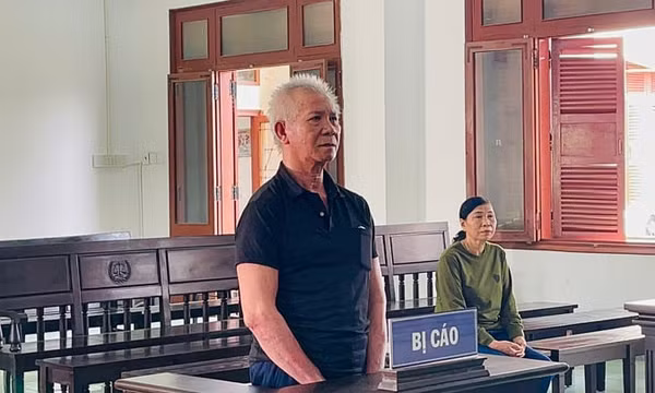Đổ thuốc diệt cỏ vào hộp bánh để giết vợ cũ, gã đàn ông lãnh 10 năm tù