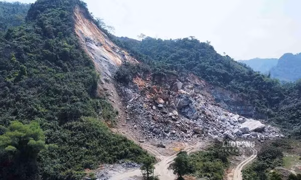 Sập mỏ đá ở Tuyên Quang, nhiều phương tiện bị vùi lấp