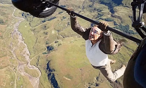 Phim mới của Tom Cruise: Một trải nghiệm rất vui
