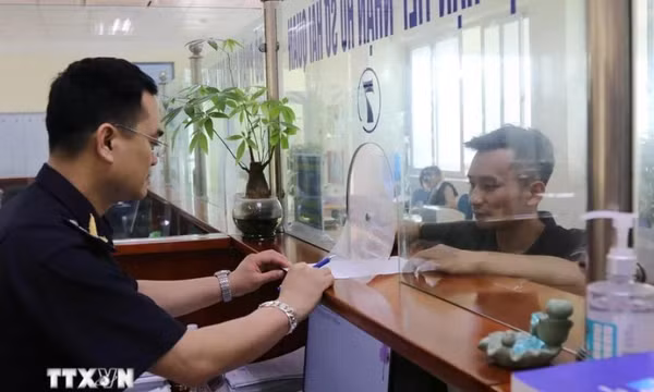 Thủ tướng: Thực hiện trực tuyến 100% thủ tục hành chính liên quan doanh nghiệp