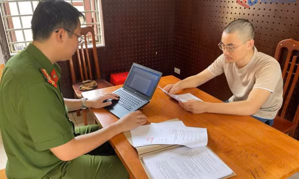 Công nhân vật liệu ăn trộm tài sản của công ty mang bán