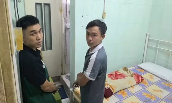 Hai thanh niên hội 'vỡ nợ thích làm liều' trói bà chủ nhà nghỉ gần 70 tuổi cướp 16 cây vàng
