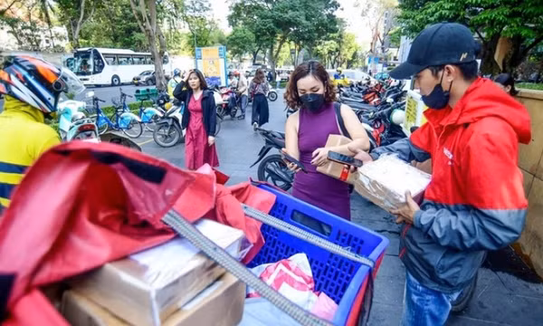 Hàng mua qua sàn chưa đến 50.000 đồng/đơn, VCCI phản đối miễn thuế hàng giá trị nhỏ