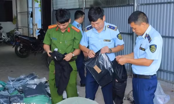 Thủ tướng yêu cầu đẩy mạnh ngăn chặn buôn lậu, gian lận thương mại, hàng giả