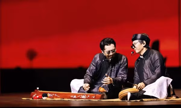 Soobin thăng hoa cùng âm nhạc dân tộc trong solo concert đầu tiên