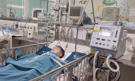 Bé trai trong vụ 'nộp đủ tiền mới cấp cứu' thoát nguy kịch