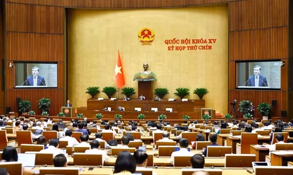 Thông qua Nghị quyết về việc sửa đổi, bổ sung một số điều của Hiến pháp 2013