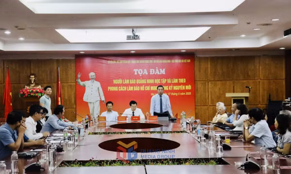 Tọa đàm “Người làm báo Quảng Ninh học tập và làm theo phong cách làm báo Hồ Chí Minh trong kỷ nguyên mới”