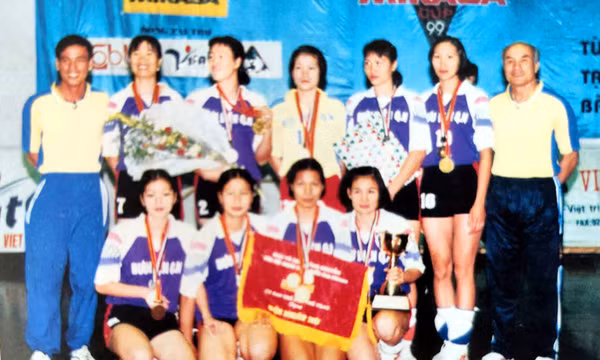 Hành trình tìm lại hào quang của bóng chuyền nữ vùng than