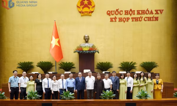 Đoàn công tác Trường Đào tạo cán bộ Nguyễn Văn Cừ dự thính Kỳ họp thứ 9, Quốc hội khóa XV