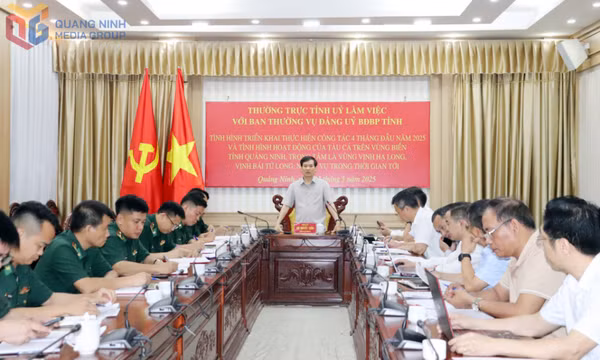 Phó Bí thư Tỉnh ủy Vũ Quyết Tiến làm việc Ban Thường vụ Đảng uỷ BĐBP tỉnh