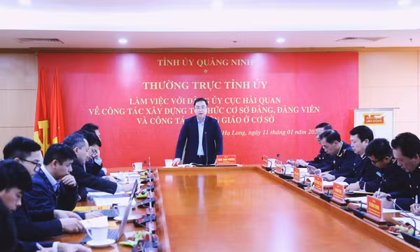 Phó Bí thư Tỉnh ủy Đặng Xuân Phương làm việc với Đảng ủy Cục Hải quan tỉnh