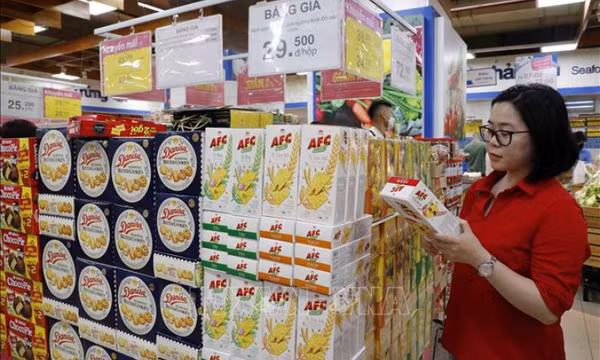 Thị trường bánh kẹo Tết: Đa dạng chủng loại, mẫu mã đẹp, giá ổn định