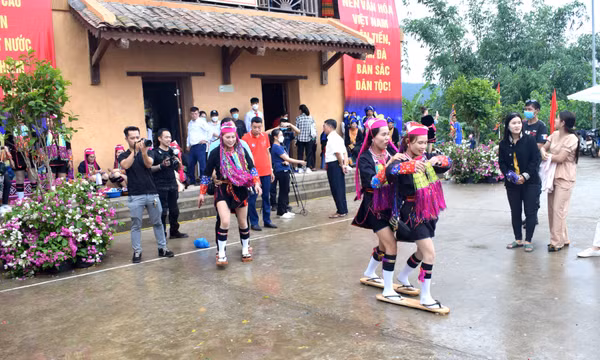 Bảo tồn văn hóa dân tộc tốt hơn từ những ngôi nhà cộng đồng 
