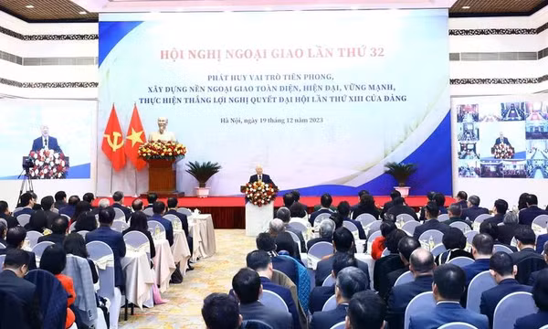 Nhìn lại "Ngoại giao cây tre" năm 2023: Gốc vững, cành uyển chuyển