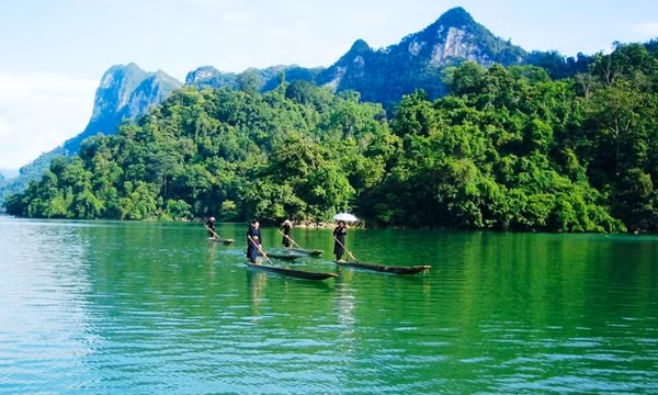 Báo Anh gợi ý 9 'viên ngọc quý' của Việt Nam ít người biết