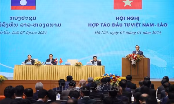 Thủ tướng Phạm Minh Chính cùng Thủ tướng Lào Sonexay Siphandone chủ trì Hội nghị hợp tác đầu tư Việt Nam - Lào