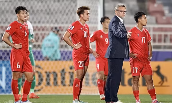 Việt Nam nguy cơ rớt khỏi top 100 FIFA