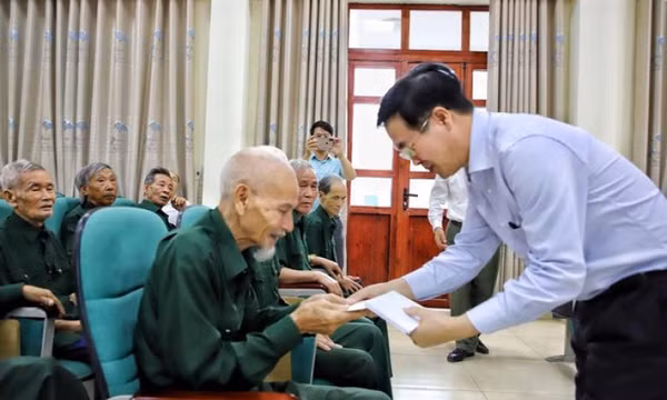 Hướng dẫn tặng quà của Chủ tịch nước cho hàng triệu người có công dịp Tết Nguyên đán 2024