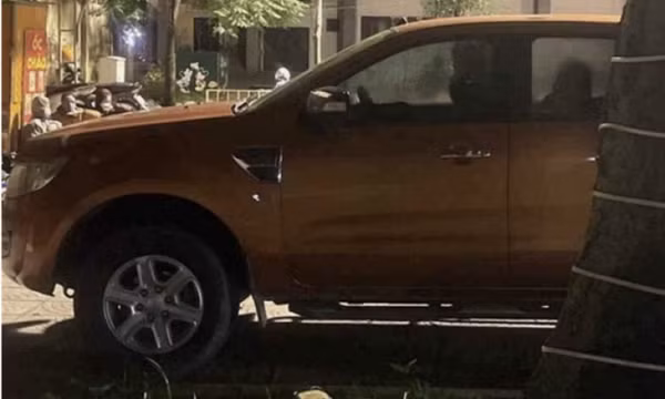 Đột nhập vào nhà giết chủ nợ rồi tự vẫn trong ô tô