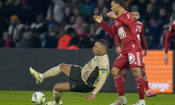 PSG đứt mạch 5 trận thắng