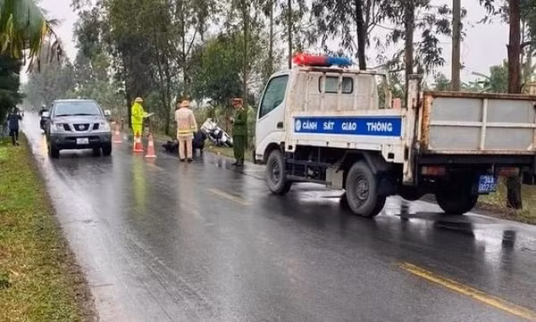 Va chạm với xe máy không biển số, một phụ nữ tử vong tại Hải Dương