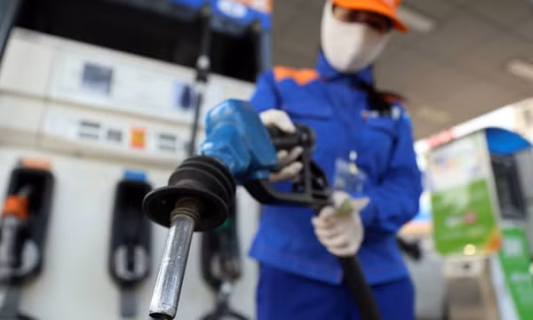 Bộ Công Thương rà soát điều kiện cấp phép kinh doanh xăng dầu
