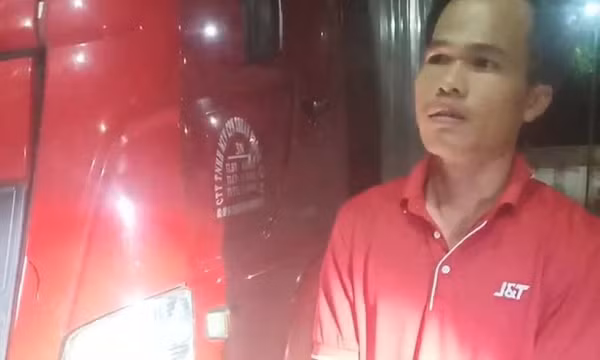 Bắt tài xế gây tai nạn, kéo nạn nhân bỏ bên kia đường rồi bỏ trốn