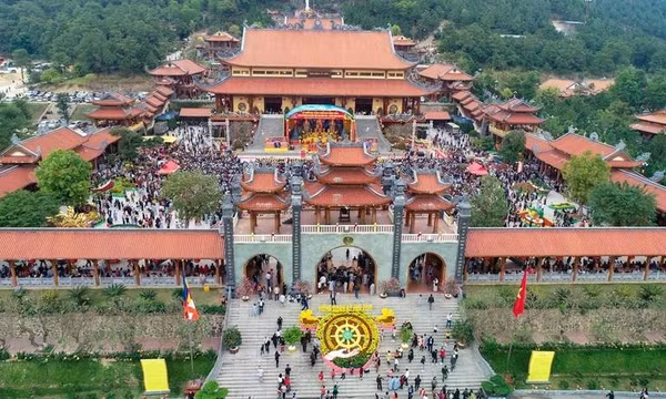 Chùa Ba Vàng và sư trụ trì vi phạm pháp luật về tín ngưỡng, tôn giáo