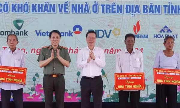 Chủ tịch nước Võ Văn Thưởng dự tổng kết chương trình vận động, hỗ trợ xây dựng 1.200 căn nhà tặng người nghèo, người có khó khăn về nhà ở