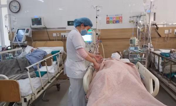 Cận Tết lại lo ngộ độc rượu 