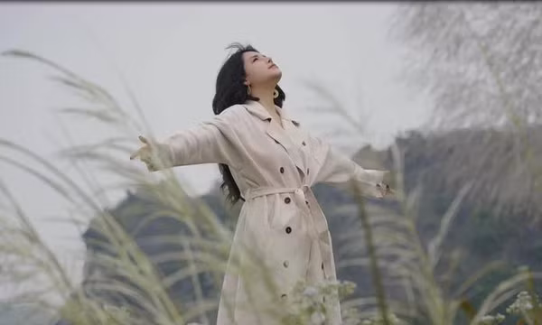 Á quân Thần tượng Bolero – ca sĩ Tô Ngọc Hà làm MV về mùa đông