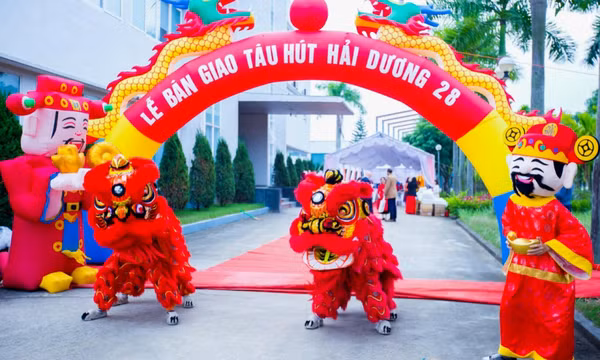 Bàn giao tàu hút Hải Dương 28 có công suất lớn nhất được đóng tại Việt Nam