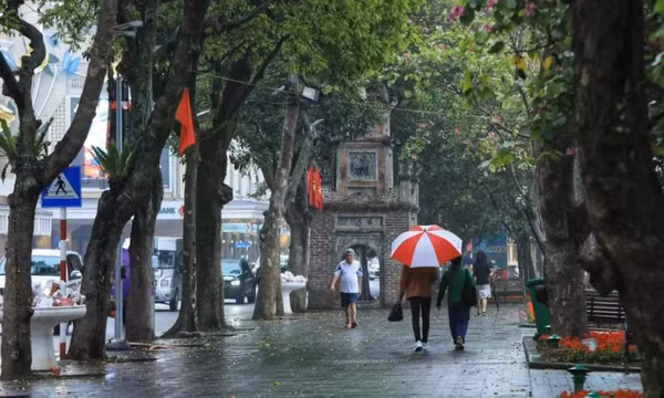 Thời tiết mưa ẩm và sương mù tiếp diễn ở khu vực Bắc Bộ, sáng sớm trời rét
