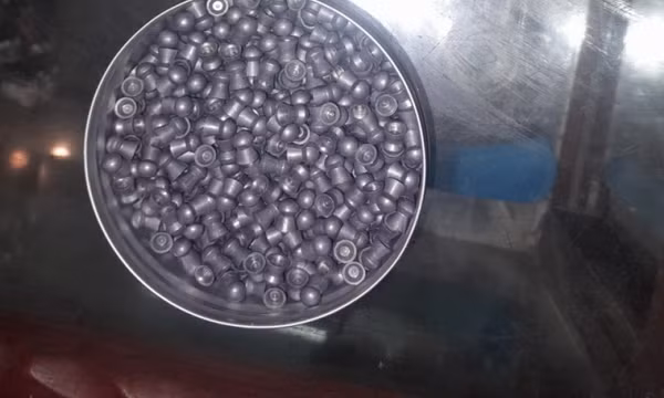 Mua hàng chục túi pháo nổ ém cùng súng săn, đạn chì