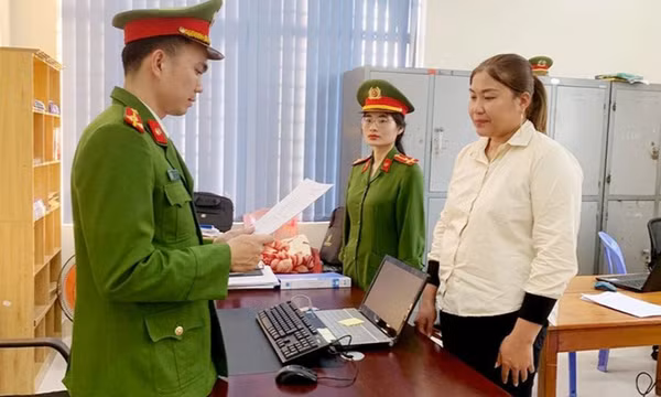 Làm giả sổ tiết kiệm 1 tỷ đồng mang đến ngân hàng rút tiền
