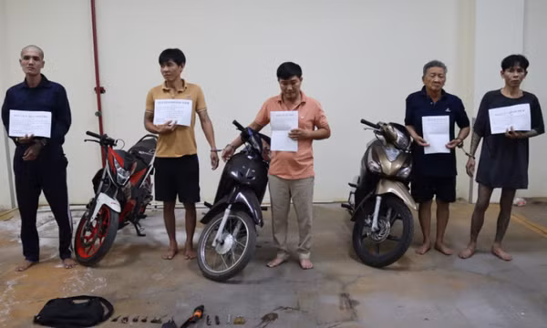 Tóm băng trộm chuyên “gắp mồi” lúc rạng sáng