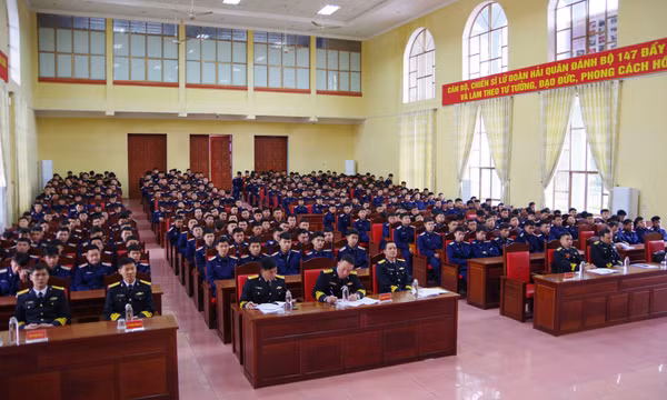 Lữ đoàn 147 tiễn quân nhân hoàn thành nghĩa vụ quân sự năm 2024
