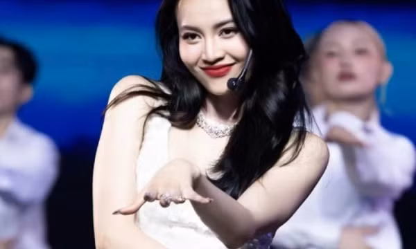 Ninh Dương Lan Ngọc rời showbiz