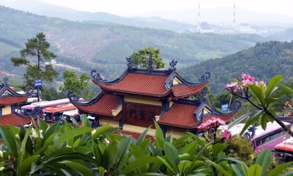 Đại đức Thích Trúc Thái Minh, sư trụ trì Chùa Ba Vàng bị cảnh cáo