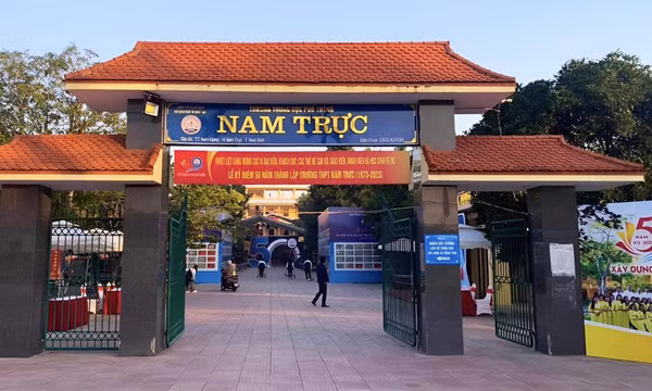 Nam sinh lớp 12 thiệt mạng sau xô xát với nhóm 10 thanh niên
