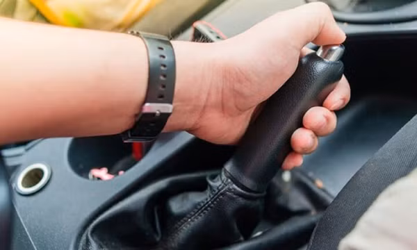 Xử lý xe bị bó phanh sau ngập nước