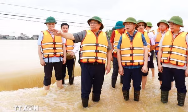 Thủ tướng: Mục tiêu trên hết là đảm bảo an toàn sức khỏe, tính mạng Nhân dân
